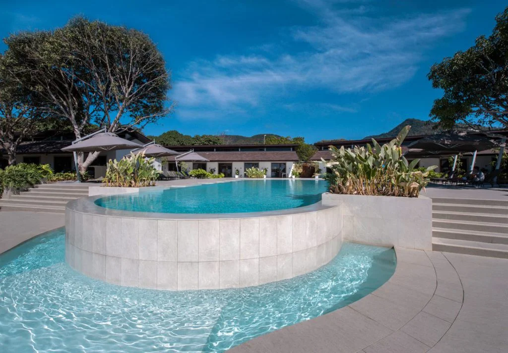 Premier-Pool_Wide_-R_reverese-1024x713